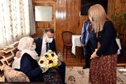 Güllü nine 111.yaşını Vali Taşbilek'le kutladı