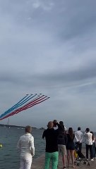 Regardez le passage de la Patrouille de France pour la projection de Top Gun au 75e Festival de Cannes