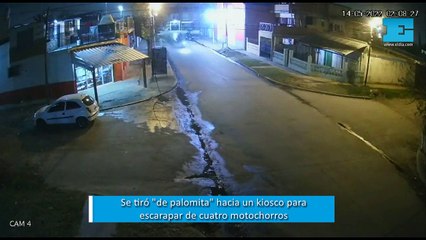 Se tiró de "palomita" hacia dentro un kiosco para escapar de cuatro motochorros