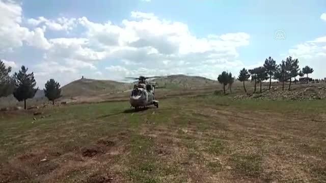 Kayalıklardan düşen kişi askeri helikopterle hastaneye kaldırıldı
