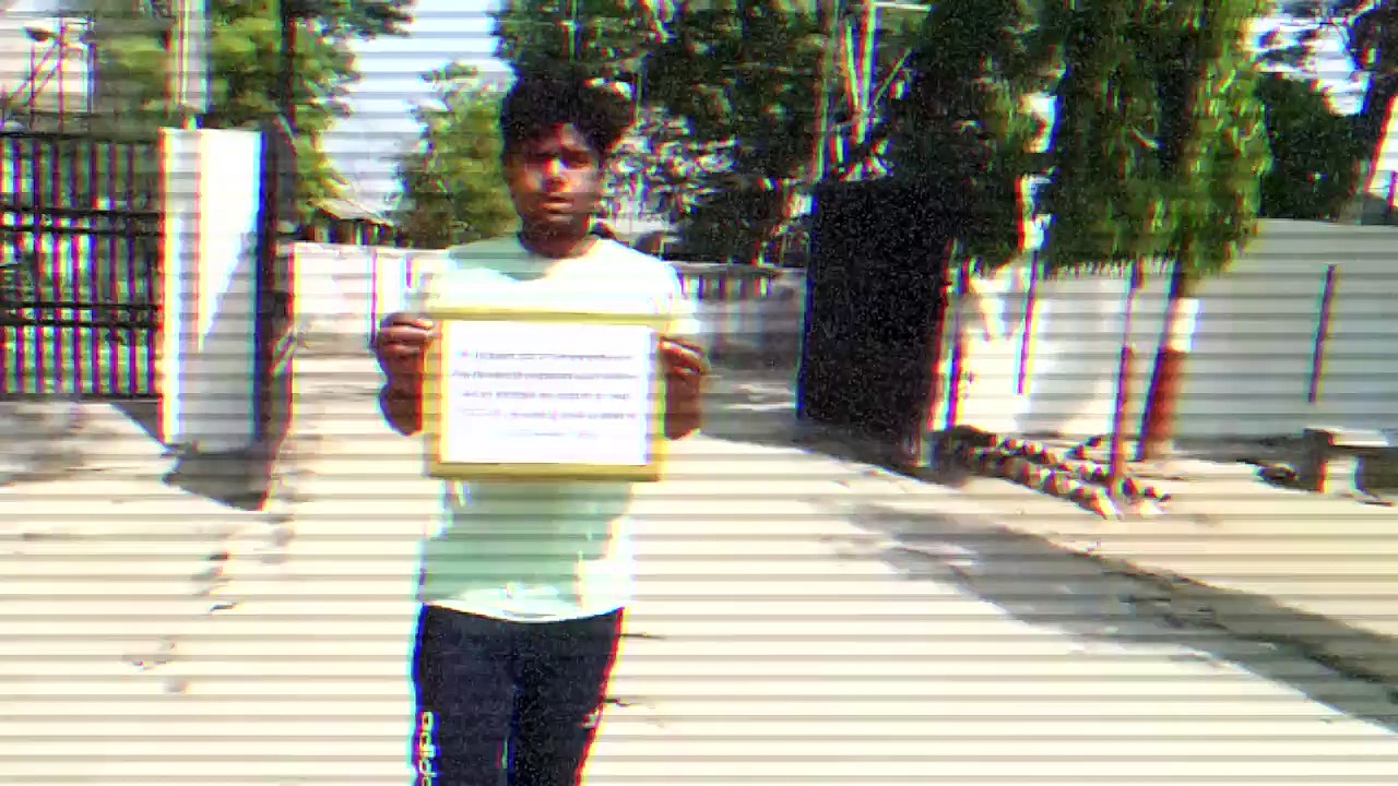 मकान कुर्की की आरोपी को लगी भनक, थाने पहुंचकर किया आत्मसमर्पण, देखें वीडियो