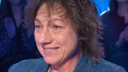 Registrata l'ultima puntata dello show condotto da Carlo Conti: la cantante ha attaccato i talent E'