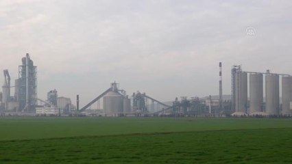 "Lafarge fabrikası"nın YPG/PKK'nın işgal ettiği bölgedeki geleceği merak konusu