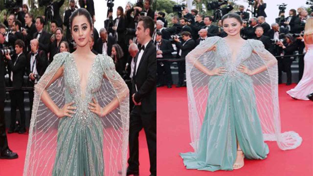 Cannes 2022: Helly Shah का शानदार Cannes Debut, Red Carpet पर गिराई बिजलियां | FilmiBeat