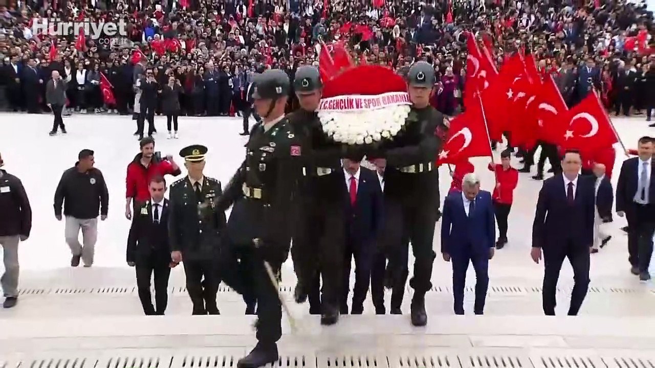 Bakan Kasapoğlu ve beraberindeki heyet Anıtkabir'de