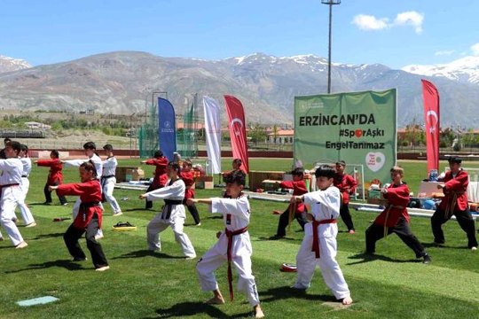 Erzincan'da spor aşkı engel tanımaz