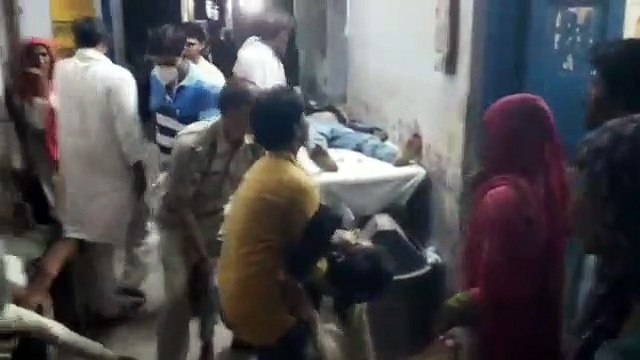 सामने से आ रही एसयूवी से टकराई जीप, टिन के डिब्बे की तरह पिचक कई एसयूवी