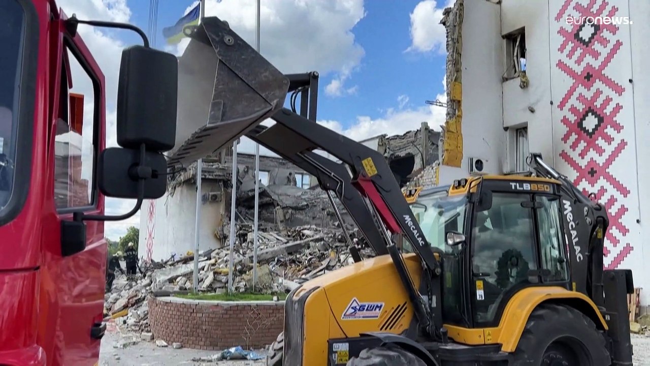 الغزو الروسي لأوكرانيا:  روسيا تقول إن 1730 جنديا أوكرانيا استسلموا في آزوفستال منذ الاثنين