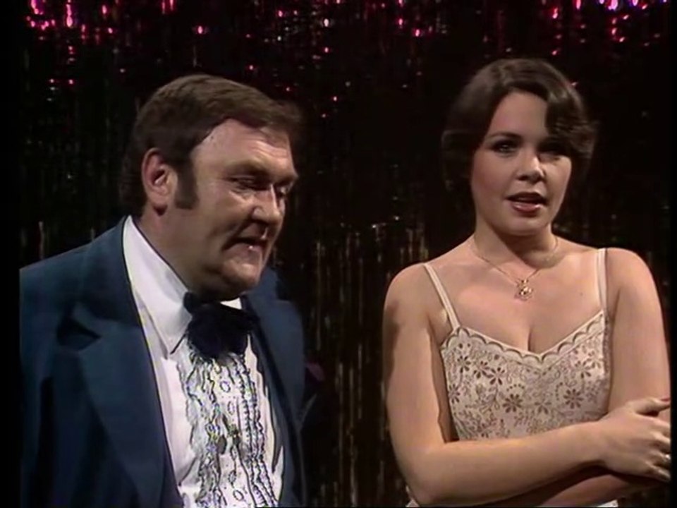 Dawson and Friends (1977) S01E04 - Les Dawson / Roy Barraclough / Nolan Sisters / Dana / Willie Rushton / Kathy Staff