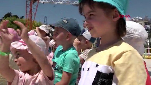 Savaştan kaçırılan Ukraynalı çocuklar, oyun oynadıklarını sanıyor