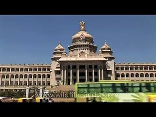 Video herunterladen: Vidhan Soudha State Legislative Assembly Building, Bangalore, Karnataka