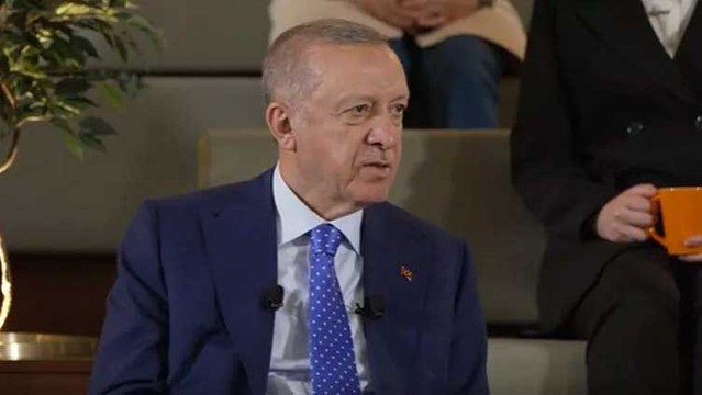Cumhurbaşkanı Erdoğan, Millet Kütüphanesi'nde gençlerle bir araya geldi