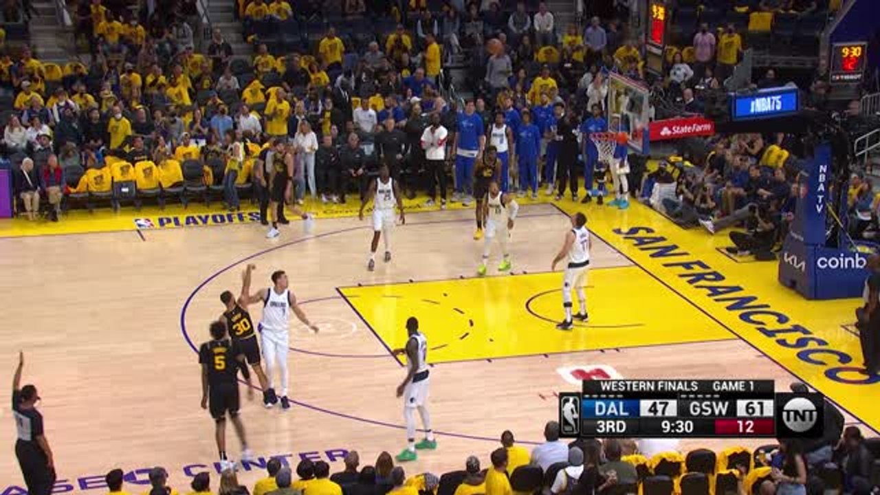 On Fire! Curry packt nach Dreier Dance-Moves aus