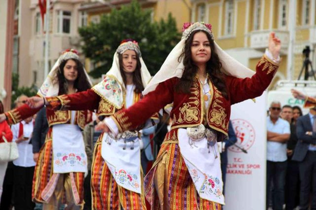 Manisa'yı 19 Mayıs coşkusu sardı