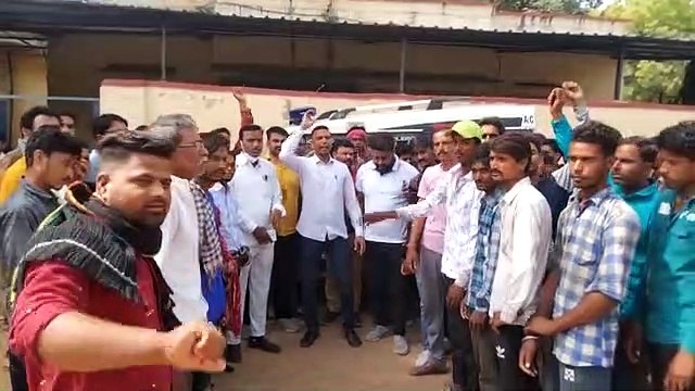 Big news : शव उठाने से इंकार, मार्चेरी के बाहर परिजन धरने पर बैठे, 20 लाख रुपए मुआवजा देने की मांग