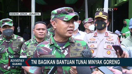 TNI Salurkan BLT Minyak Goreng untuk PKL, Pedagang Warung dan Nelayan Sebesar Rp300 Ribu!