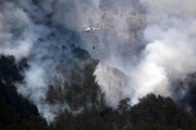 Alanya'daki yangına helikopter, 200 işçi ve 22 arazözle müdahale ediliyor