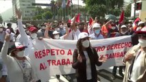 Los mineros de Las Bambas invaden las calles y gritan contra el gobierno en Lima