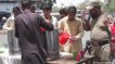 Climate change: Pakistan residents struggle amid heat waves