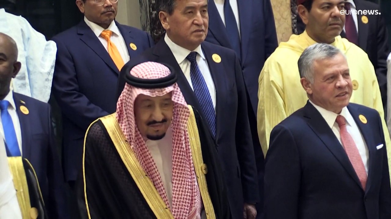 العاهل الأردني يُقيد اتصالات وإقامة وتحركات أخيه غير الشقيق الأمير حمزة