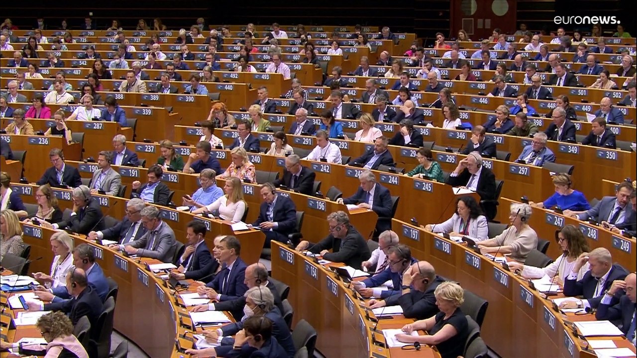 Sanções contra Gerhard Schröder? Eurodeputados dizem "sim"