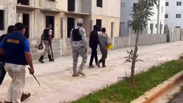Migración detiene con fines de deportación a haitianos en ciudad Juan Bosch