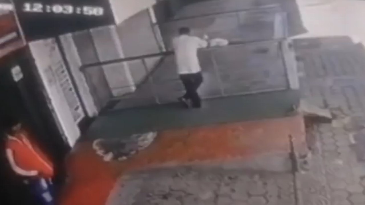 Lo atacaron violentamente con una roca para robarle el celular