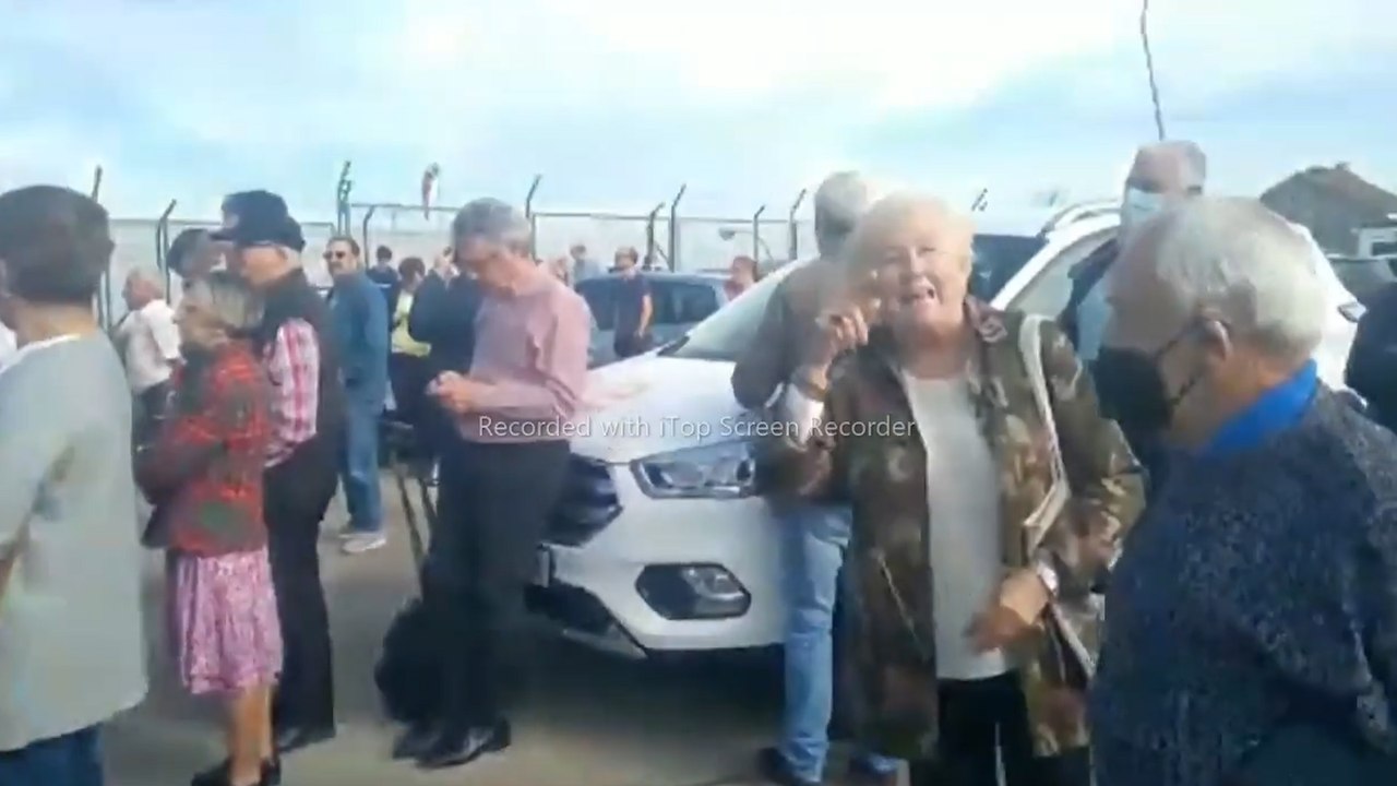 Los seguidores de Juan Carlos I piden cuchillos para los periodistas de laSexta
