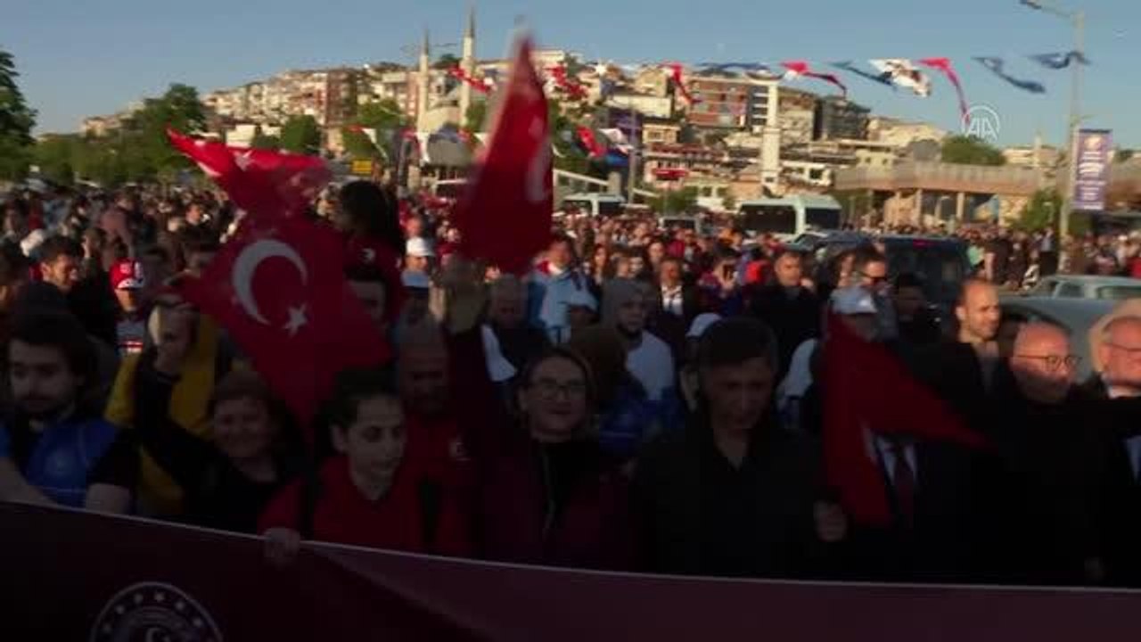 Üsküdar'da "19 Mayıs Gençlik Yürüyüşü" düzenlendi