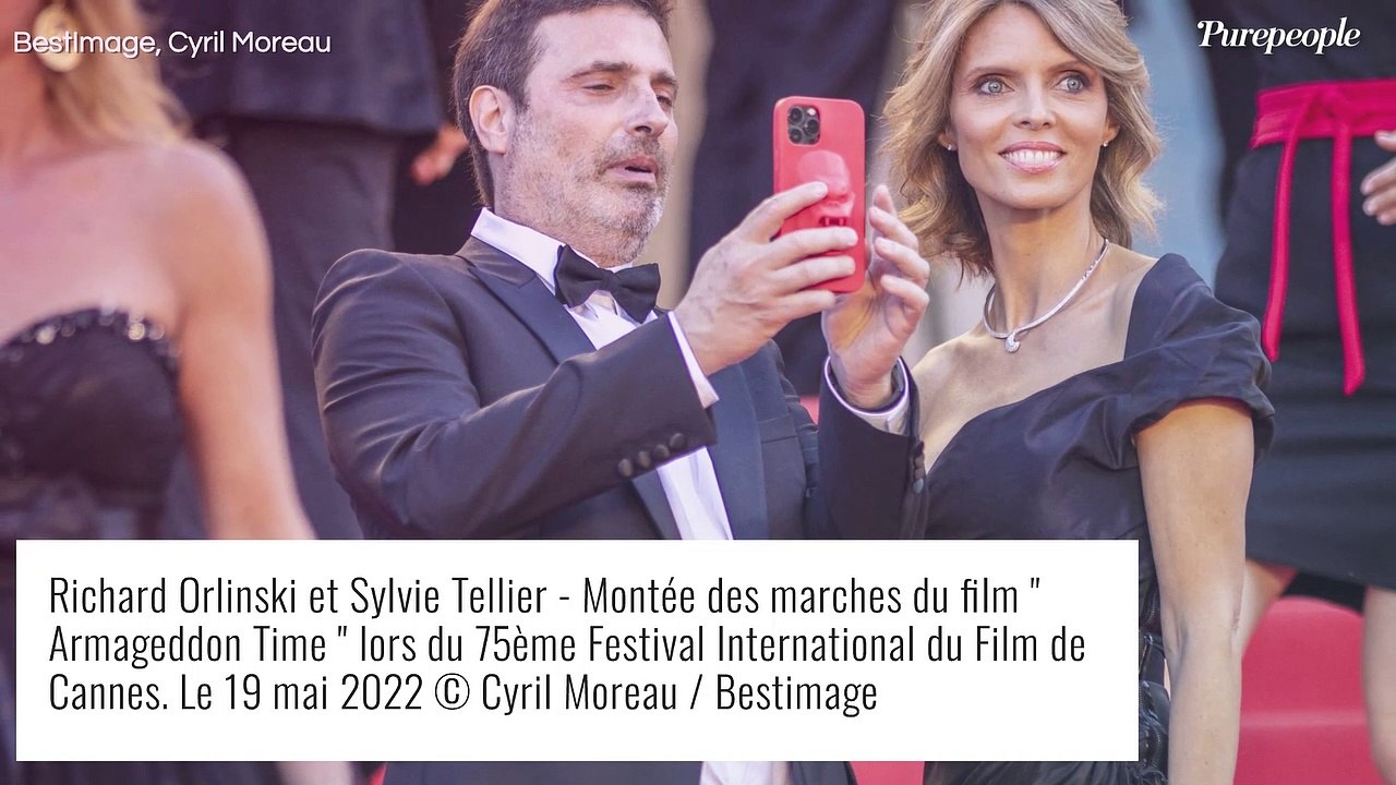 Cannes 2022 : Anne Hathaway rayonnante dans une...
