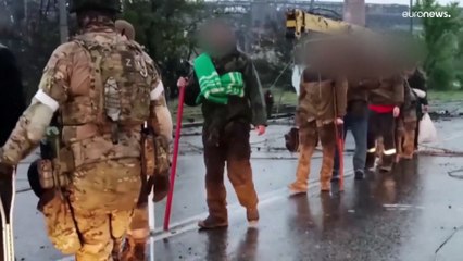 La Croix Rouge Internationale enregistre les soldats ukrainiens qui se rendent à Azovstal