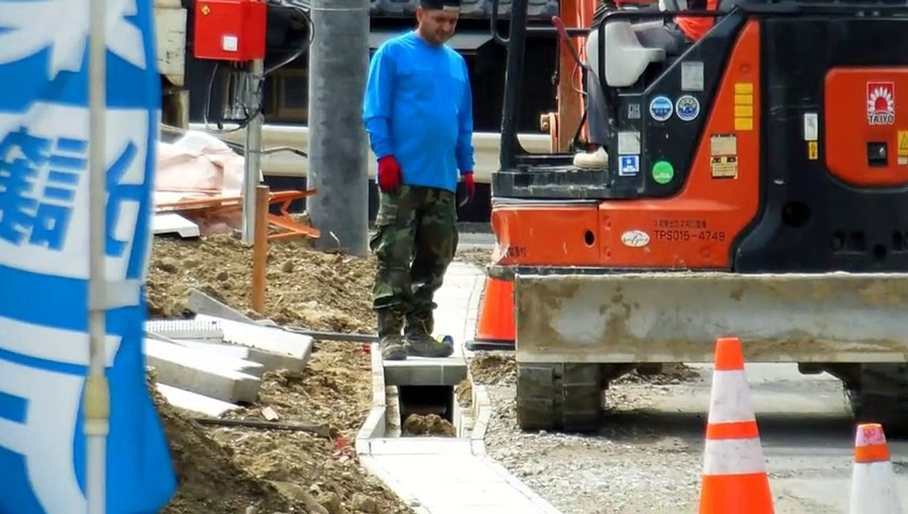 Replacing the NEW Gutter AGAIN Next Door to the Old Japanese Farm House!