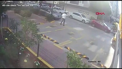 Şiddete uğrayan kadını taksici kurtardı