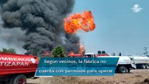 Se incendia fábrica de productos químicos en Coyotepec; seis casas resultaron afectadas