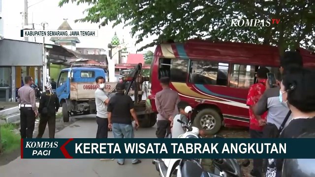 Nekat Sebrangi Jalur Kereta Api, Angkot Tertabrak Kereta Wisata