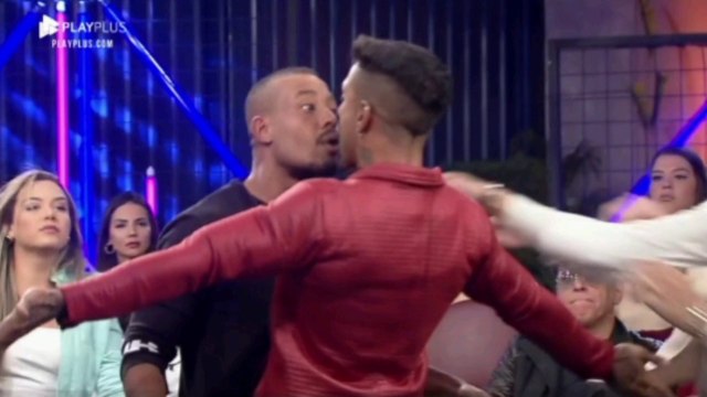 Power Couple: Treta pesada durante o jogo da Discórdia entre Brenda e Matheus x Karol e Mussunzinho