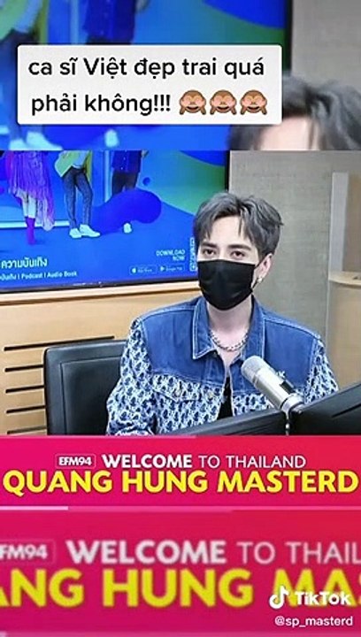 Quang Hùng phỏng vấn tại đài EFM Thái Lan