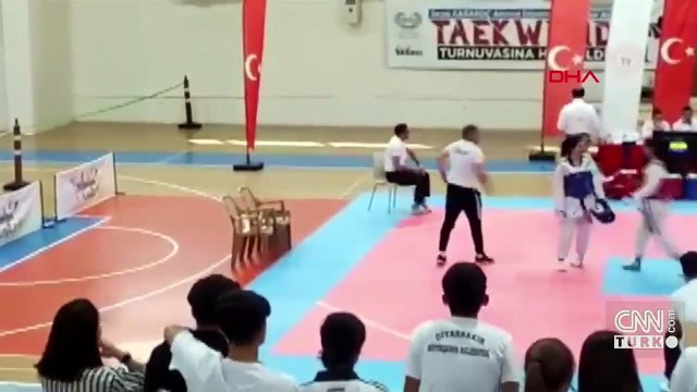 Elenen sporcusuna tokat attı! Skandal anlar kamerada...