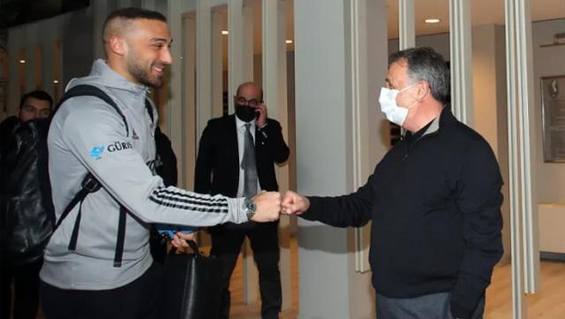 Beşiktaş hiç ummadığı yerden darbe yedi! Cenk Tosun'un talebi Ahmet Nur Çebi'yi küplere bindirdi