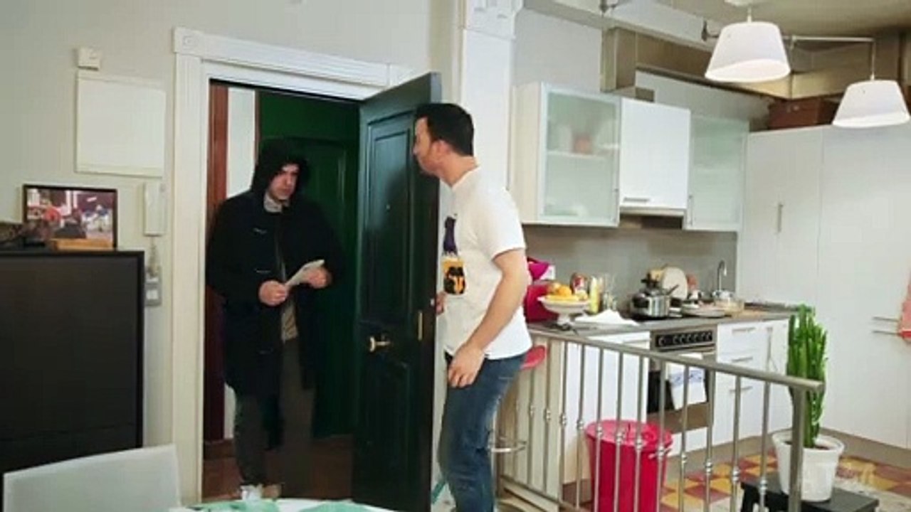 Clip de vídeo de la película "En otro lugar", protagonizada por Miguel Ángel Muñoz y Pablo Puyol. Estreno en cines el 27 de mayo.