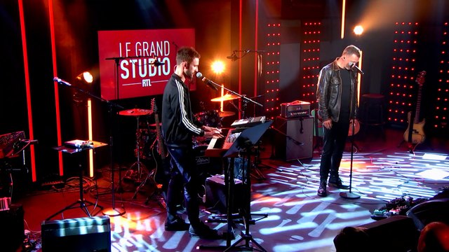 Rouquine interprète La nuit je mens dans Le Grand Studio RTL