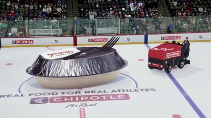 Сеть ресторанов Chipotle, в перерыве матча NHL между «Колорадо» и «Сент-Луисом», демонстрирует публике новую AR-технологию