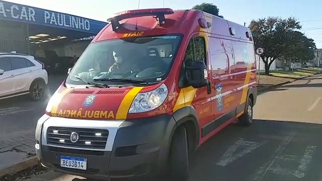 Motociclista fica ferido em acidente de trânsito na Avenida Rocha Pombo