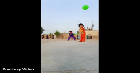 This toddler plays perfect batting shots