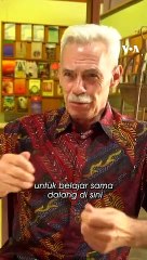 Mengenal John H. McGlynn, Penerjemah Ratusan Sastra Indonesia Sejak Tahun 1975