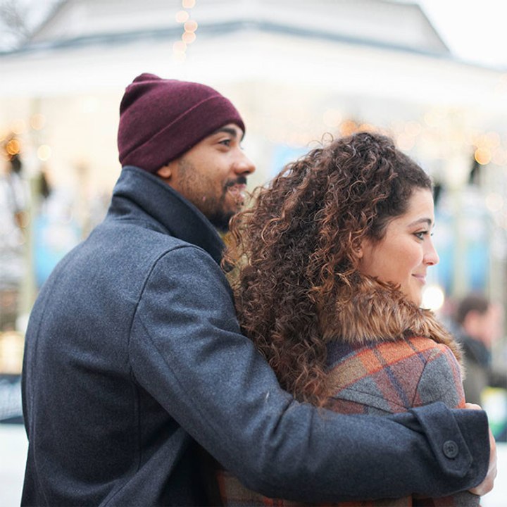 Umarmen baut Stress bei Frauen ab
