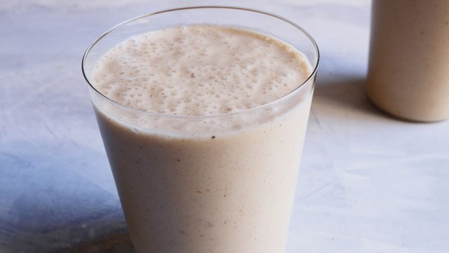 This Peanut Butter Banana Smoothie Is Super Flexible