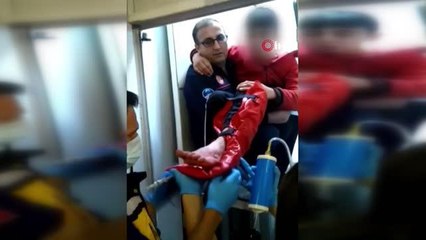 Asansörde sıkışan çocuk böyle kurtarıldı