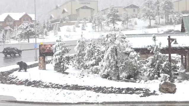 Snow piles up in Colorado foothills less than 2 weeks before June