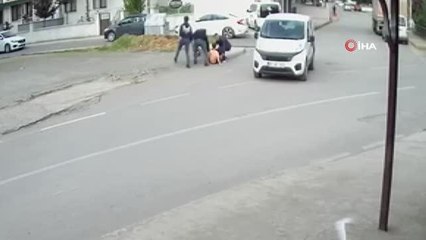 Aniden yola çıkan bisikletli çocuğa otomobil çarptı... O anlar kamerada